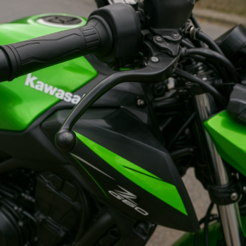 output1-15.png Comment changer levier embrayage Kawasaki Z650