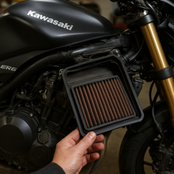 Comment changer le filtre a air Kawasaki ER6N