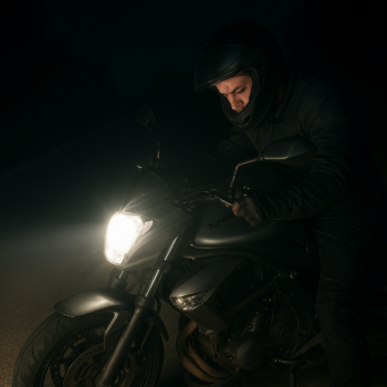 output1-1.png Comment changer un phare sur une Kawasaki ER6